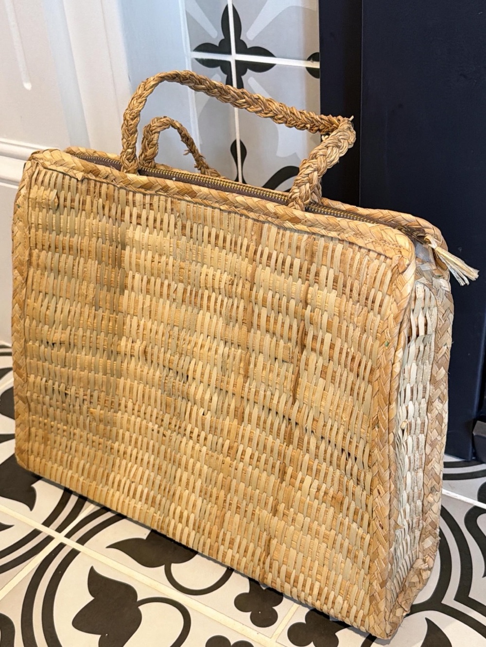 Pristine Vintage 1960s Woven Straw & Raffia Floral Tote Bag - DOVE Zipper - Picture 3 of 3